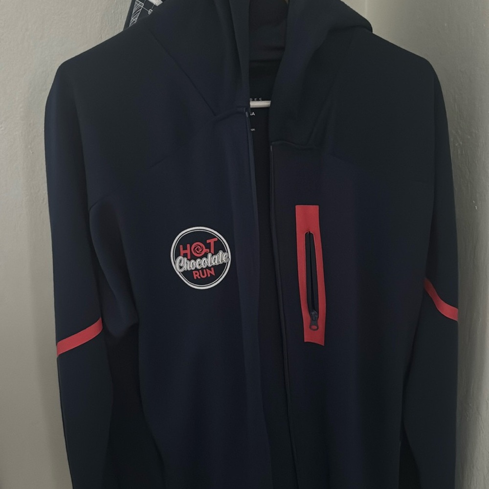 Hot Chocolate Run 5K Marathon Jacket 2024 Size L Navy Blue and Red